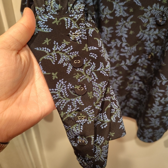 Veronica Beard NWT Blue & Black Floral 100% Silk Clarke Top Sz 14-Cottagecore - Picture 10 of 10